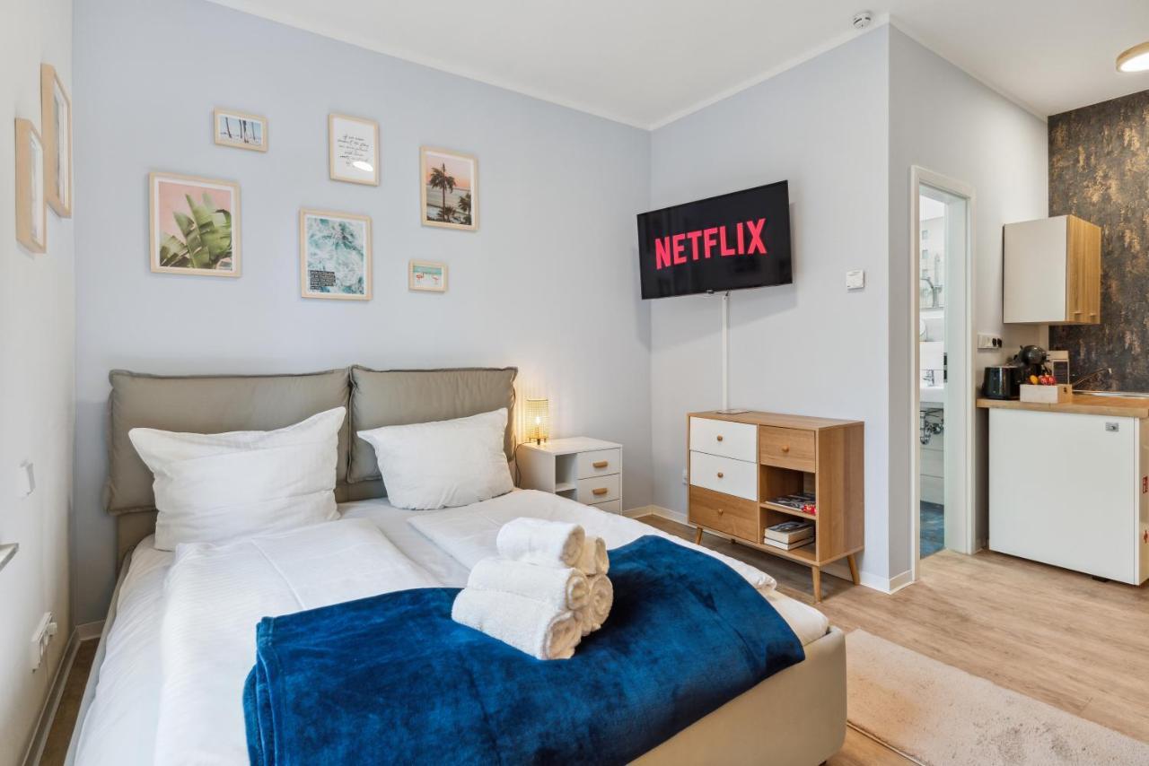 Vorstadtoase - 2 Personen - Eichwalde, Naehe Ber - Queensize-Bett, Netflix, Parken Exterior photo